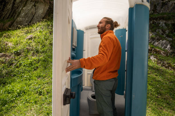 Best Portable restroom trailer rental  in Knoxvle, IL