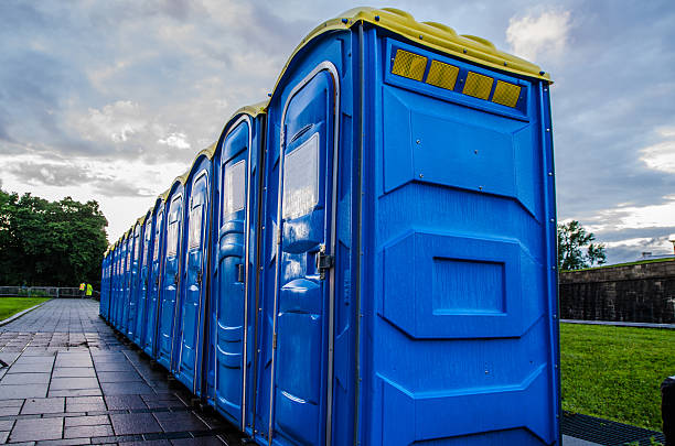 Best Portable bathroom rental  in Knoxvle, IL